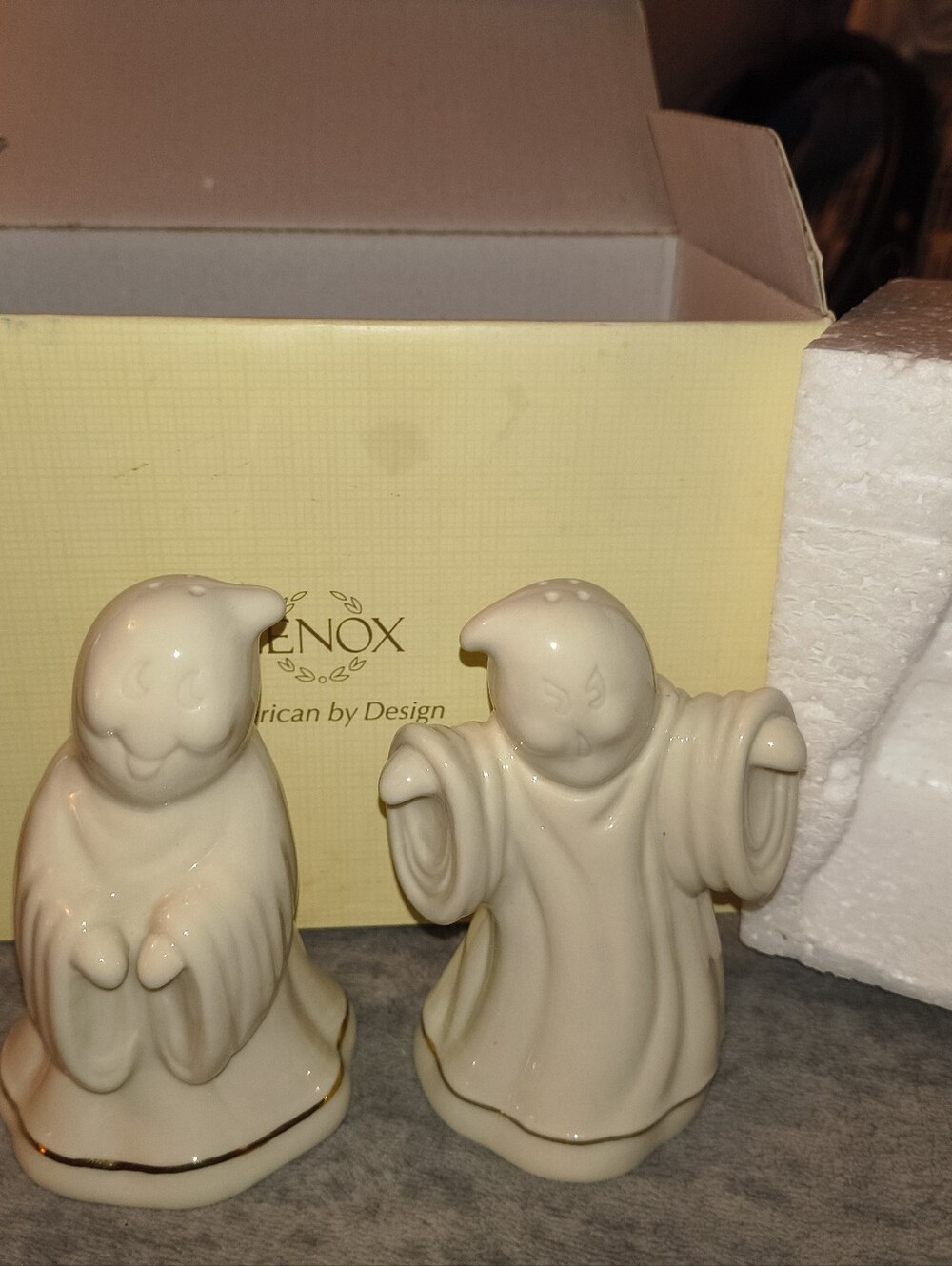 Lenox Cream Ceramic Ghost Salt & Pepper Shaker Pair with Gold Trim